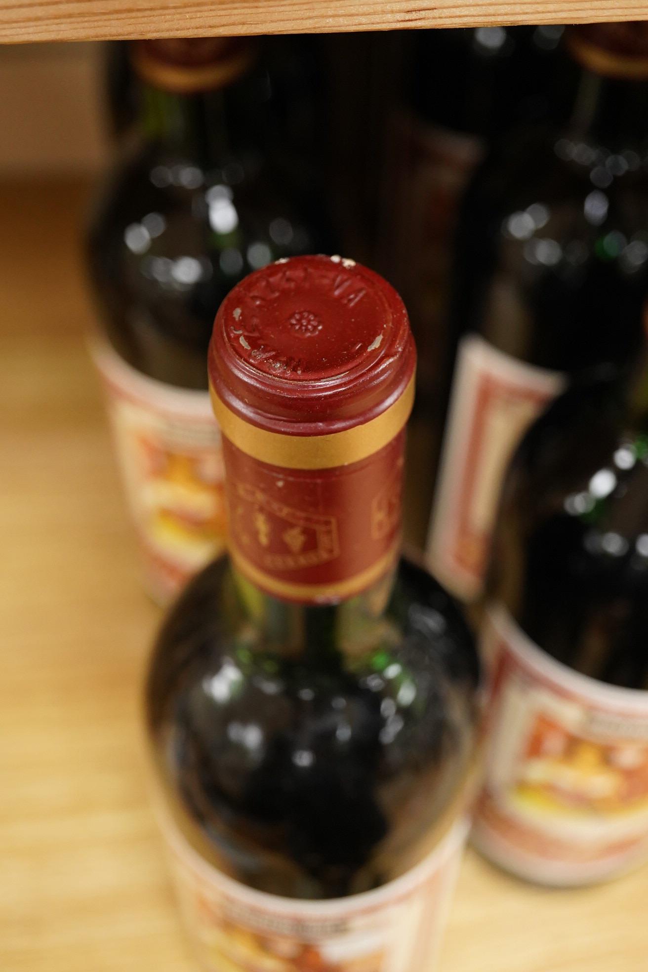 Twelve bottles of Vina del Val, Reserva, 1984.